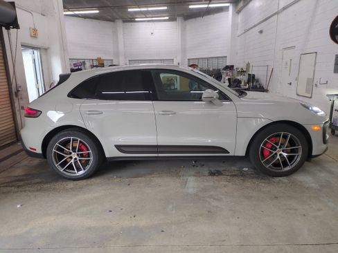 Used 2022 Porsche Macan S image 4