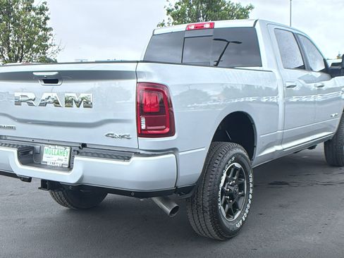 Used 2026 RAM 2500 Laramie AWD/4WD image 3