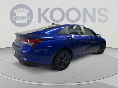 Used 2023 Hyundai Elantra SEL FWD image 11