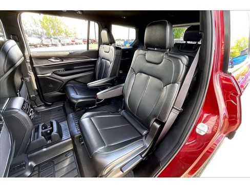 Used 2024 Jeep Grand Cherokee L Limited w/ Luxury Tech Group II AWD/4WD image 28