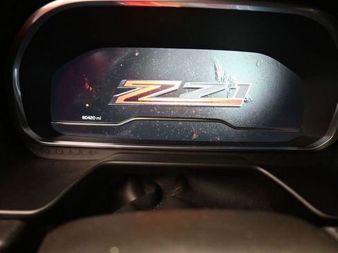 Used 2022 Chevrolet Suburban Z71 image 11