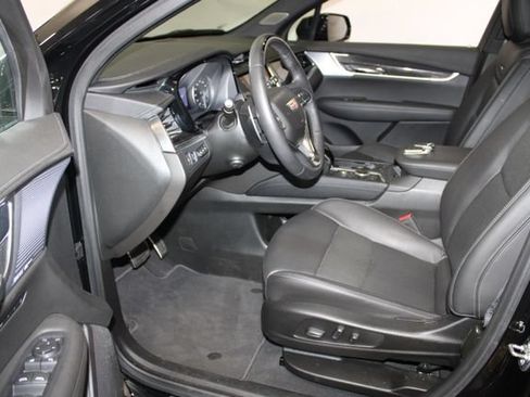 Used 2024 Cadillac XT6 Sport w/ Technology Package AWD/4WD image 7