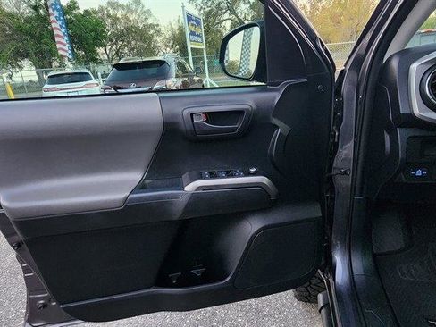 Used 2017 Toyota Tacoma SR5 w/ Tow Package image 31