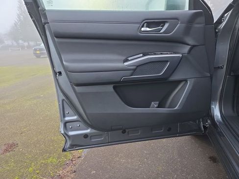 New 2025 Nissan Pathfinder SL w/ SL Premium Package image 16