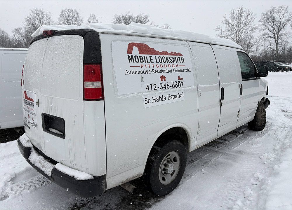 Used 2017 Chevrolet Express 2500 RWD image 4