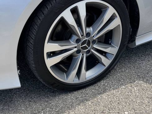 Used 2014 Mercedes-Benz E 350 Sedan image 4