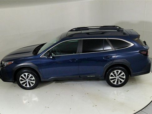 Used 2023 Subaru Outback Premium image 38