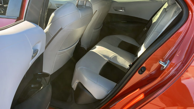 Used 2025 Toyota Corolla SE w/ SE Package FWD image 20