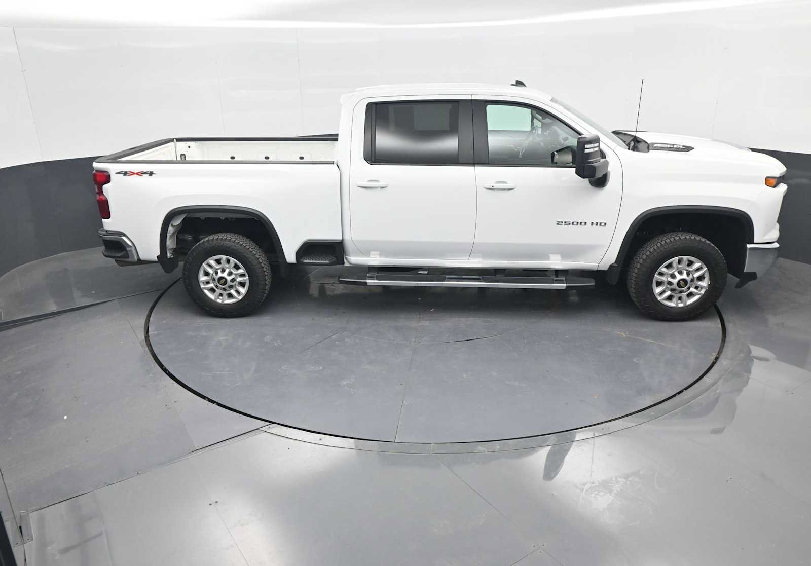 Used 2025 Chevrolet Silverado 2500 LT w/ Convenience Package AWD/4WD image 40