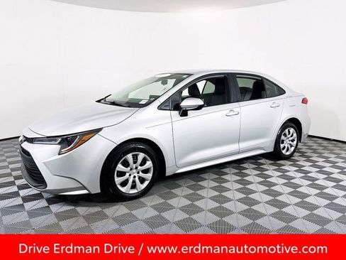 Certified 2024 Toyota Corolla LE image 3