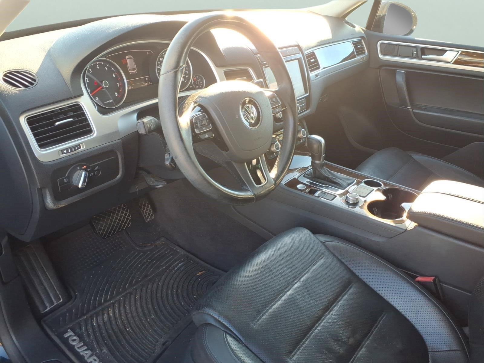 Used 2016 Volkswagen Touareg VR6 AWD/4WD image 26