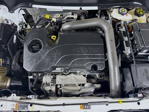 Used 2023 Chevrolet Equinox LT FWD image 39