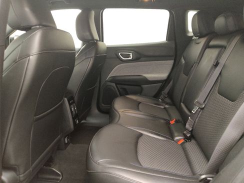 Used 2024 Jeep Compass Latitude image 18