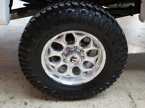 Used 2019 Ford F350 Platinum w/ Platinum Ultimate Package AWD/4WD image 59