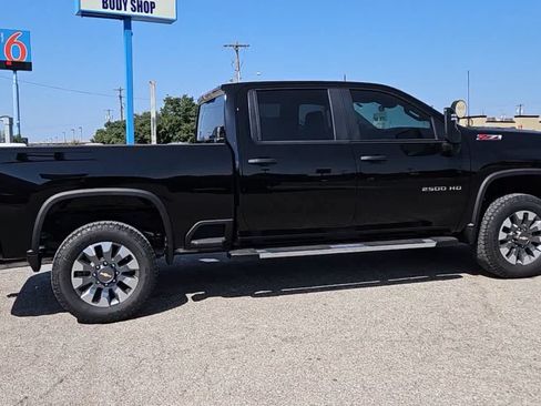 Used 2025 Chevrolet Silverado 2500 Custom w/ Custom Convenience Package AWD/4WD image 8