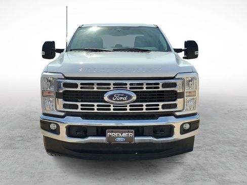 Used 2024 Ford F250 XLT w/ FX4 Off-Road Package AWD/4WD image 3