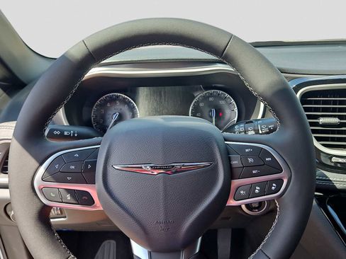New 2025 Chrysler Pacifica Select image 18