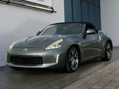 Used 2014 Nissan 370Z Touring w/ Sport Package image 7