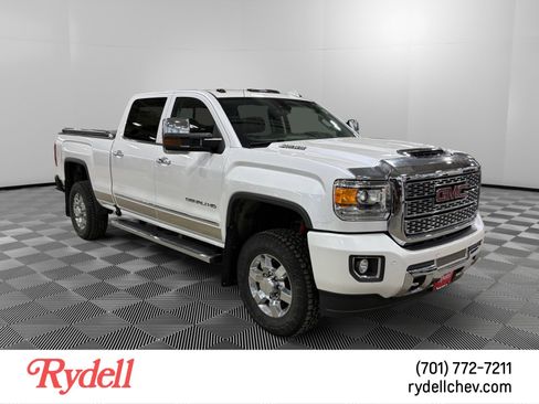 Used 2018 GMC Sierra 3500 Denali w/ Duramax Plus Package image 4