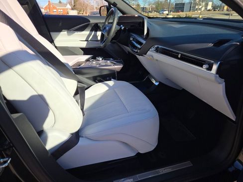 New 2026 Cadillac Lyriq Premium Luxury image 7