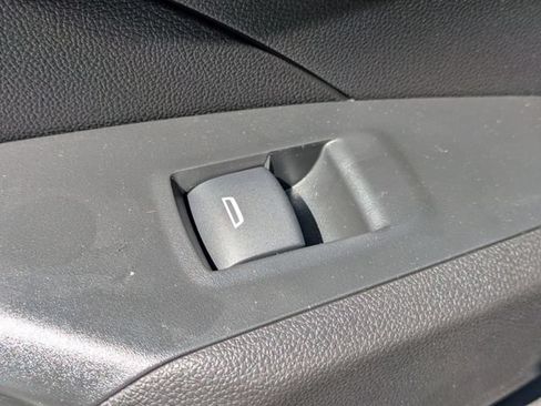 New 2026 Chevrolet Trax LT w/ Sunroof Package FWD image 23