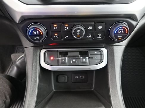 Used 2023 GMC Acadia SLE w/ Driver Convenience Package FWD image 24