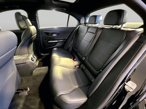 Certified 2026 Mercedes-Benz C 300 4MATIC Sedan image 21