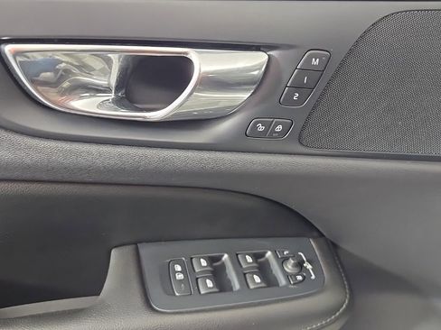 Used 2019 Volvo S60 T5 Momentum w/ Premium Package FWD image 21