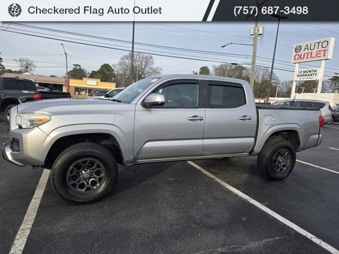 Used 2016 Toyota Tacoma SR image 2
