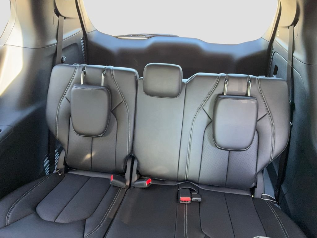 New 2027 Chrysler Pacifica Select FWD image 20