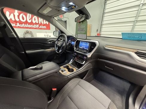 Used 2023 GMC Acadia SLE w/ Driver Convenience Package image 12