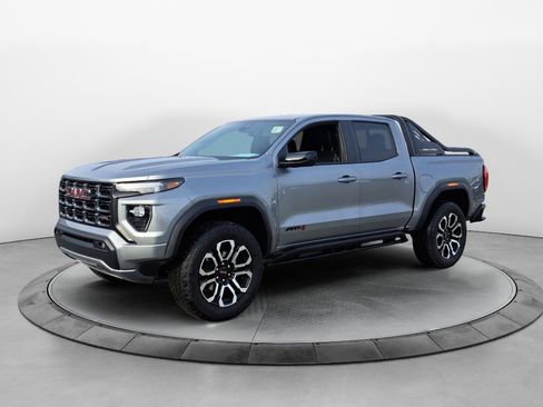 Certified 2025 GMC Canyon AT4 w/ Nightfall Edition image 3