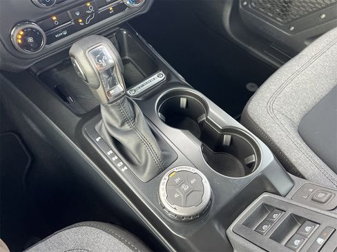 New 2025 Ford Bronco 4-Door image 8