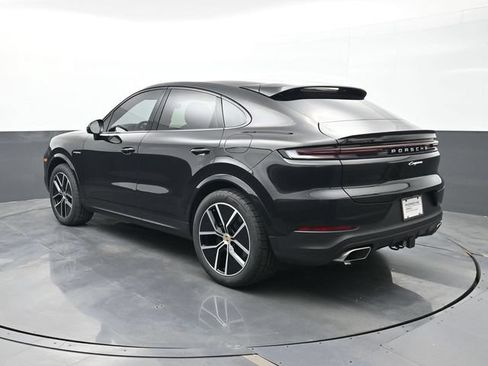 Certified 2024 Porsche Cayenne Coupe AWD/4WD image 3