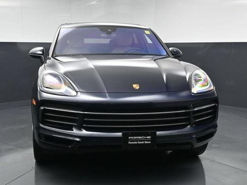Used 2022 Porsche Cayenne AWD/4WD image 16