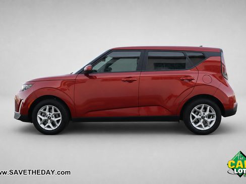Used 2024 Kia Soul LX w/ Option Group 015 FWD image 5