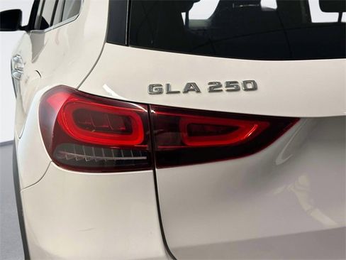 Certified 2022 Mercedes-Benz GLA 250 4MATIC image 6