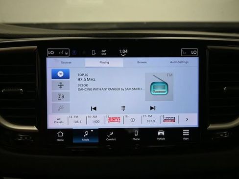 Used 2023 Chrysler Pacifica Touring-L FWD image 22