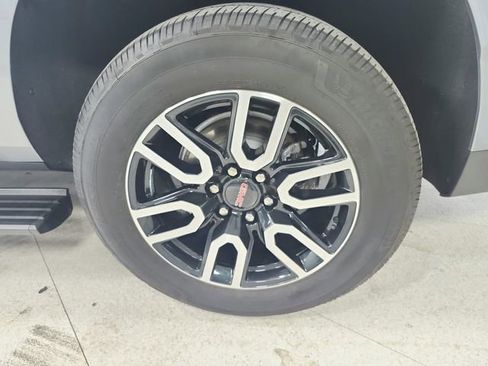 Used 2023 GMC Yukon XL AT4 AWD/4WD image 47