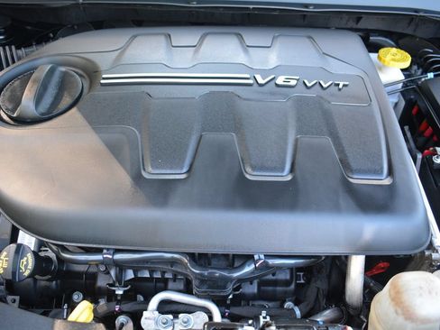 Used 2022 Jeep Cherokee Trailhawk AWD/4WD image 23
