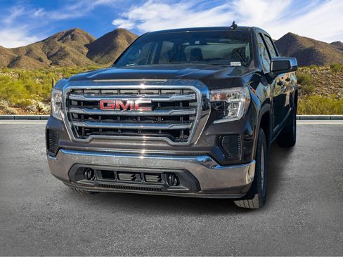 Used 2022 GMC Sierra 1500 SLE image 2
