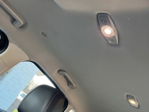 Used 2017 Ford C-MAX Titanium image 7