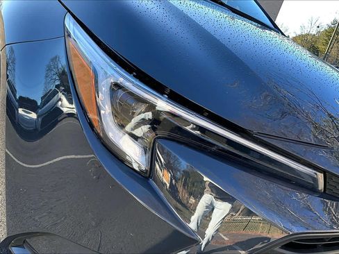 Certified 2025 Toyota Corolla LE image 27