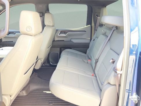 Used 2022 GMC Sierra 1500 SLT w/ SLT Premium Package image 12