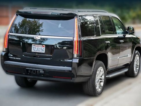 Used 2018 Cadillac Escalade 2WD image 4