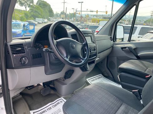 Used 2014 Freightliner Sprinter 2500 image 14