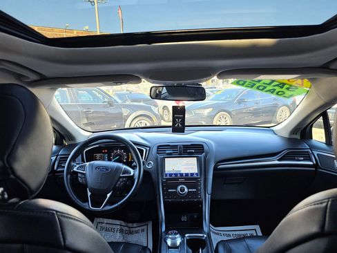 Used 2020 Ford Fusion Titanium image 12