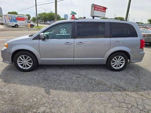 Used 2019 Dodge Grand Caravan SXT image 8