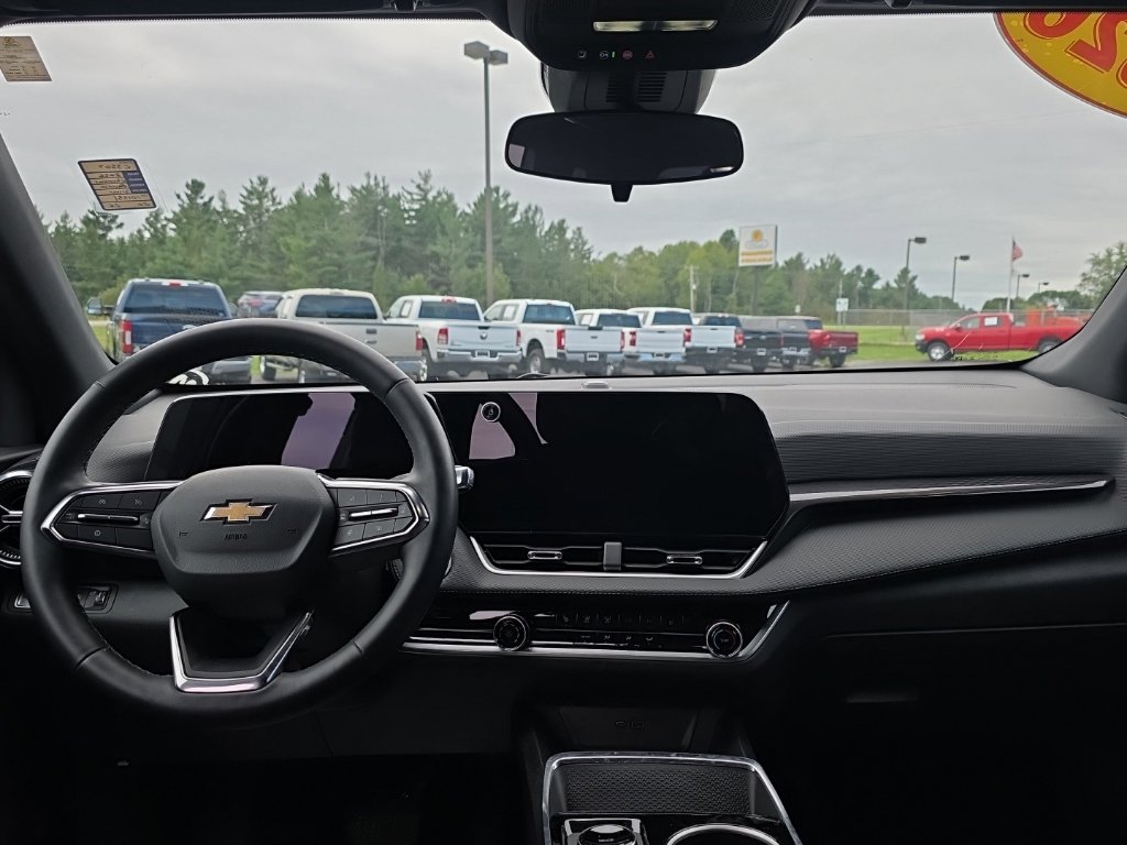 Used 2026 Chevrolet Equinox LT AWD/4WD image 28