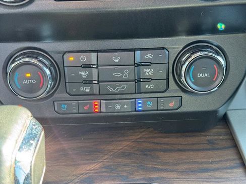 Used 2019 Ford F150 Lariat image 19